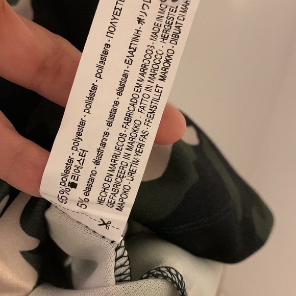 New Zara Trf camouflage dress. Slit on the back. - Picture 5 of 5